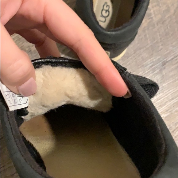 UGG Sneaks - Picture 6 of 6